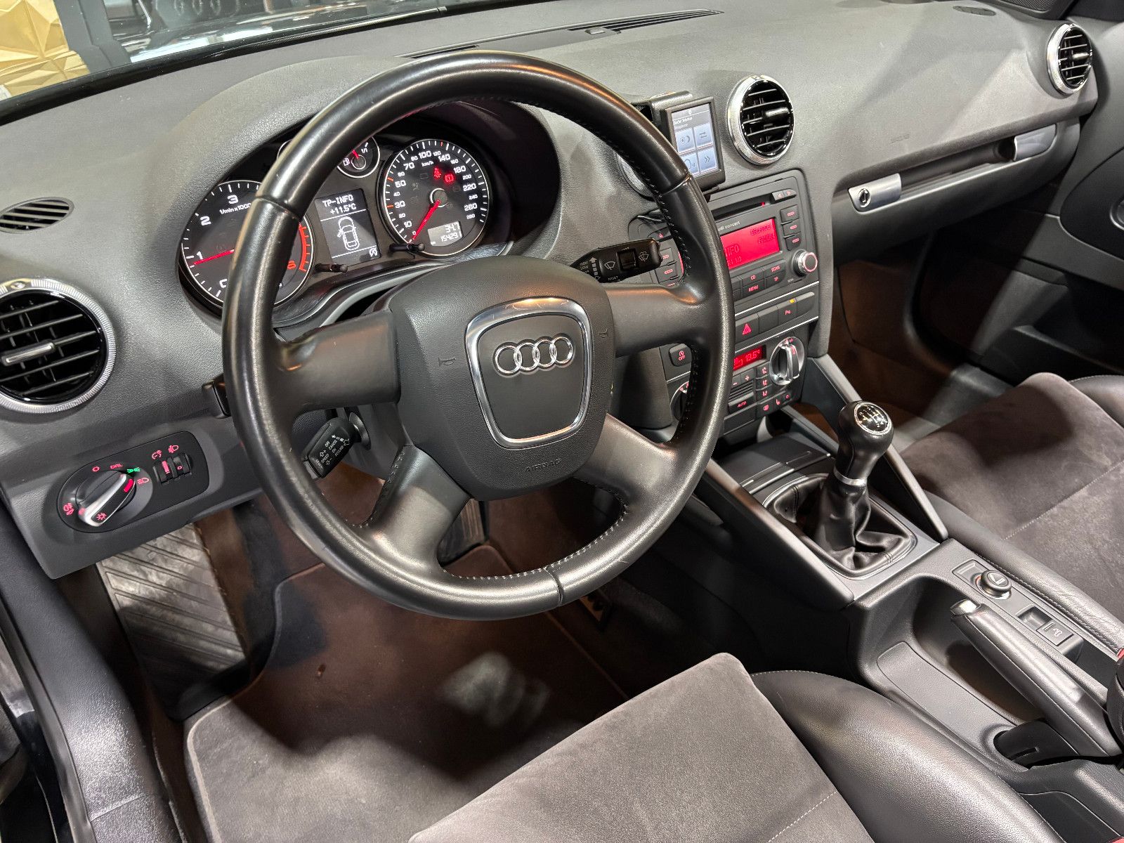 Fahrzeugabbildung Audi A3 Cabriolet Attraction/PDC/SHZ/KLIMA/ALCANTARA