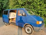 Volkswagen T4 Caravelle 2.0 GL  ausgebaut mit TÜV - blaue Volkswagen T4 Caravelle
