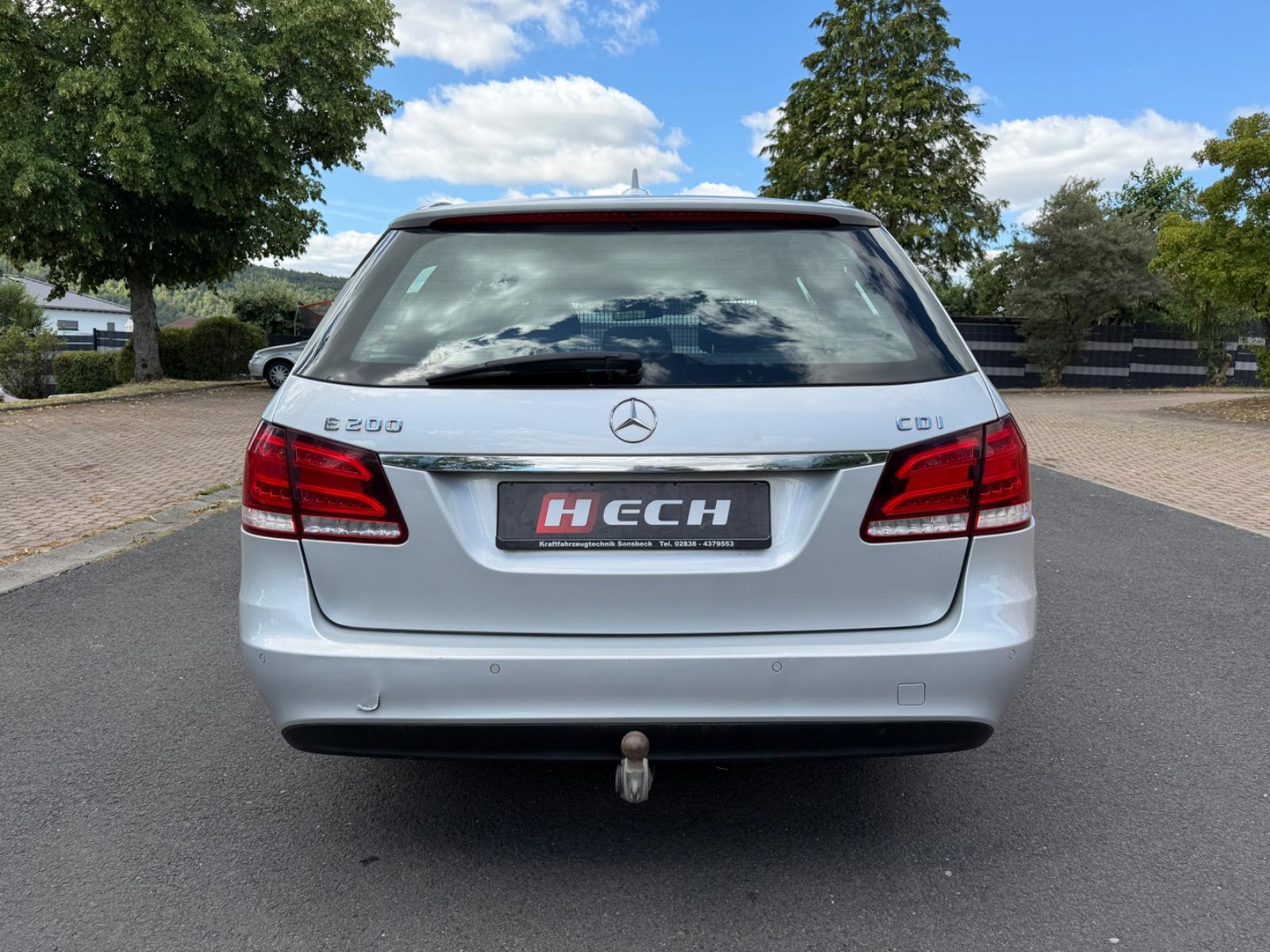 Mercedes-Benz E200 2013 — photo 9