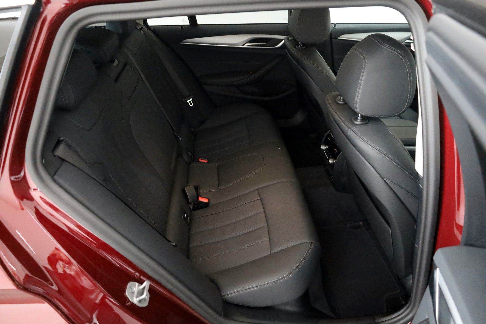 Fahrzeugabbildung BMW 520 d xDrive,Leder,Navi,LED,Kamera,Standhz.+WR