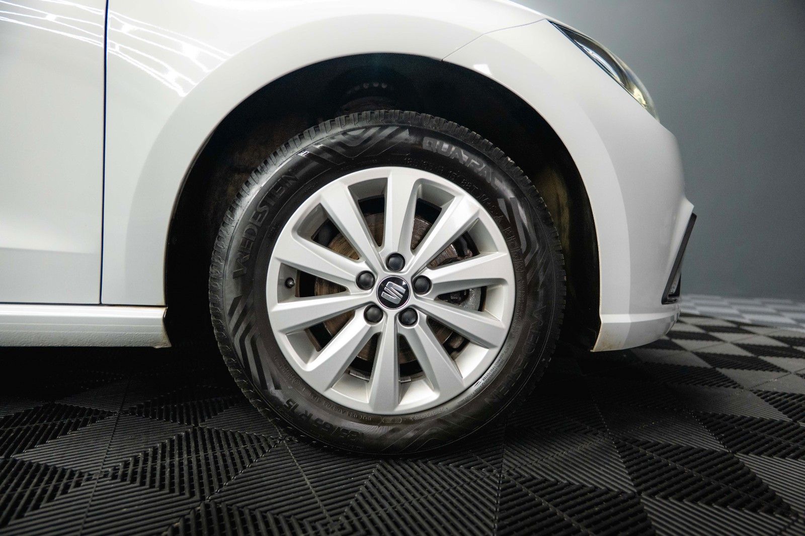 Fahrzeugabbildung SEAT Ibiza Xcellence Sport DSG *LED*Panorama*Kamera*