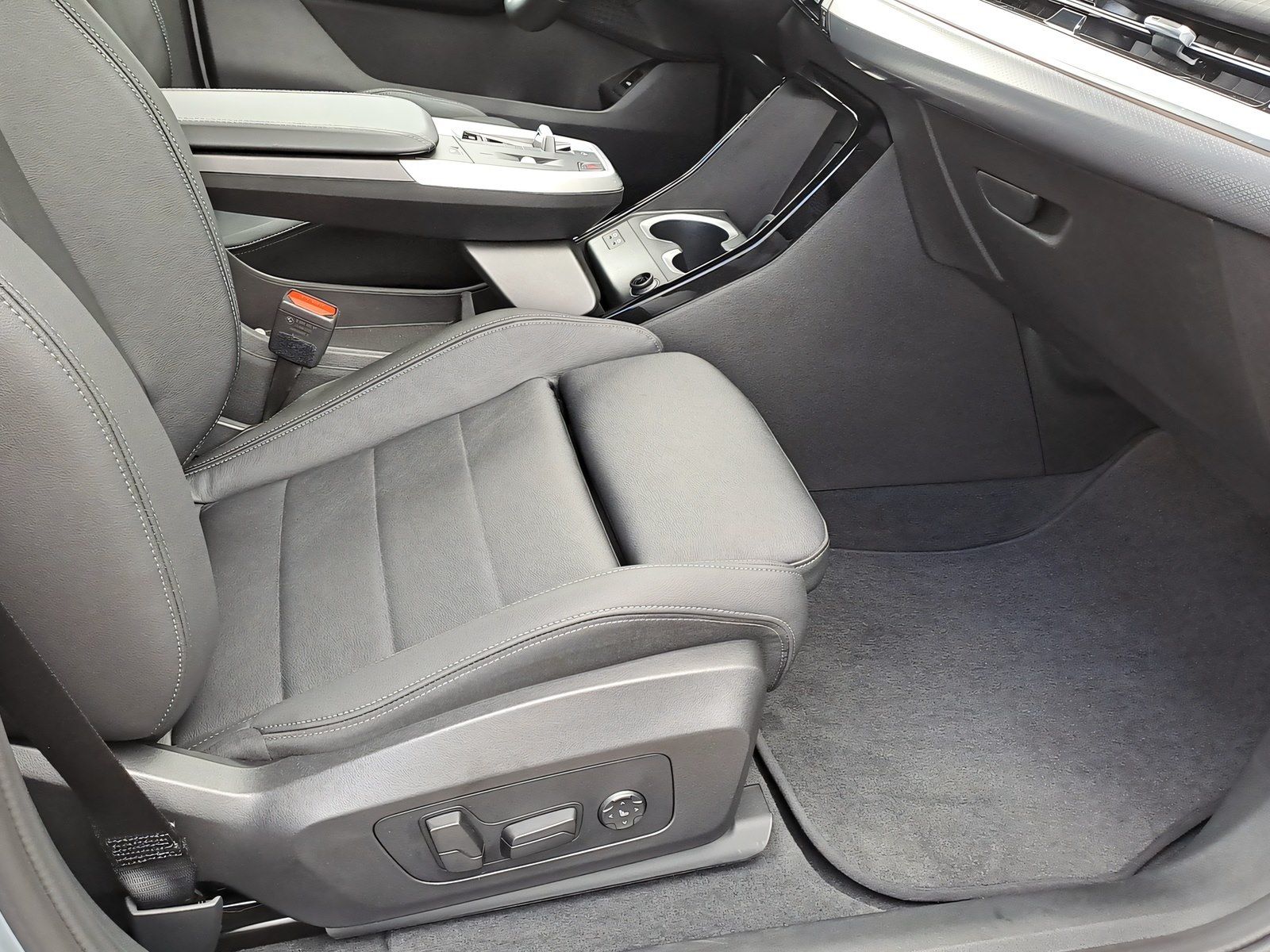 BMW iX2 - Bild 7