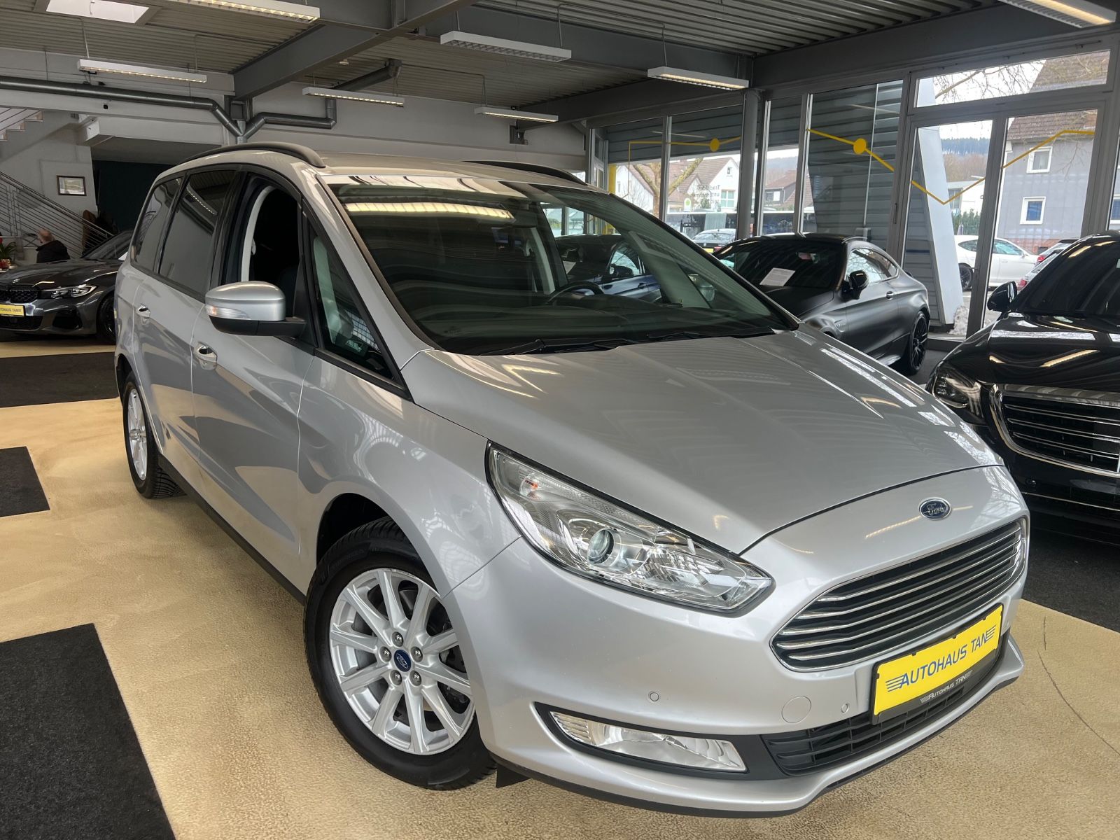 Fahrzeugabbildung Ford Galaxy 2.0 TDCI * 7.SITZER *NAVI*