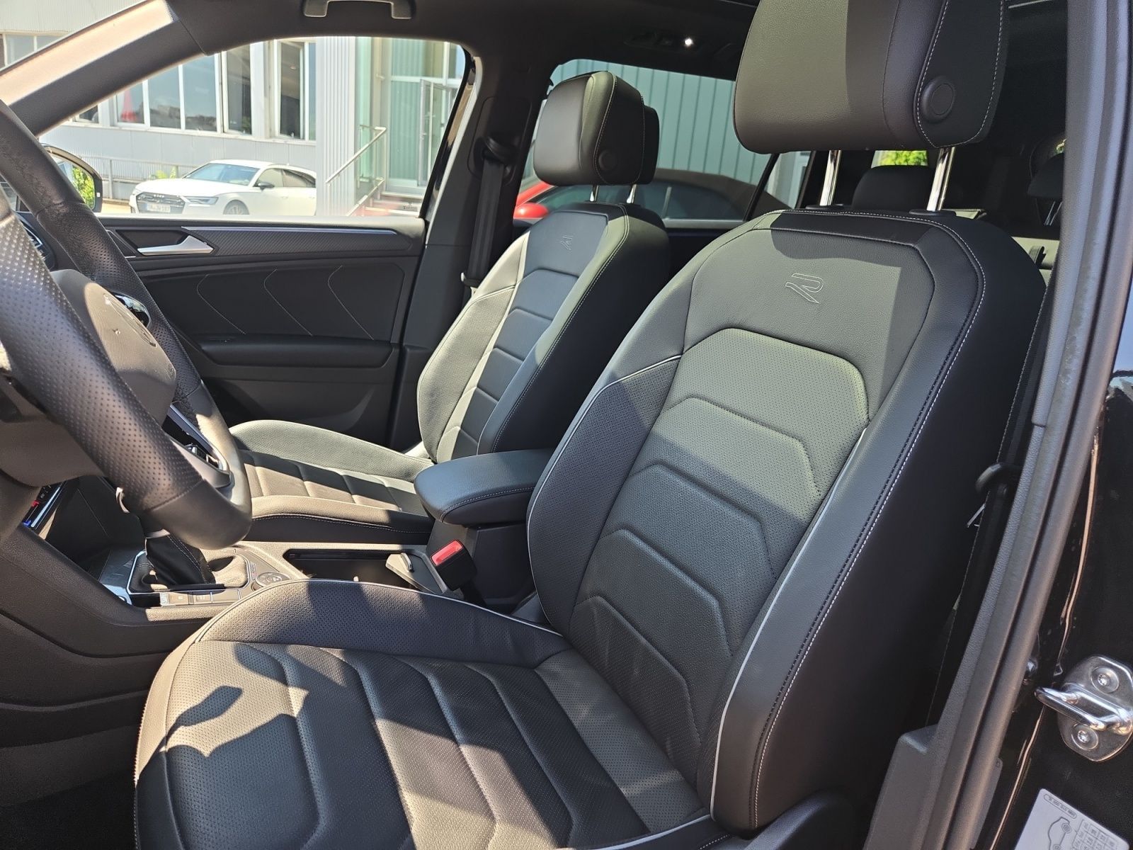 Volkswagen Tiguan Allspace R-Line 2.0 TDI 4M DSG 7-Sitze B foto 18