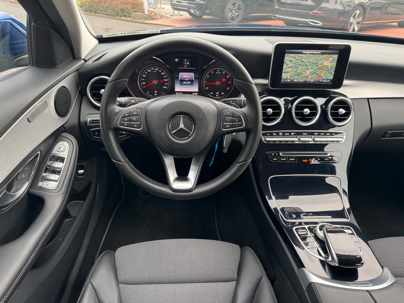 Fahrzeugabbildung Mercedes-Benz C 300 T Avantgarde+Ambiente+LED+IHC+SpiegelP