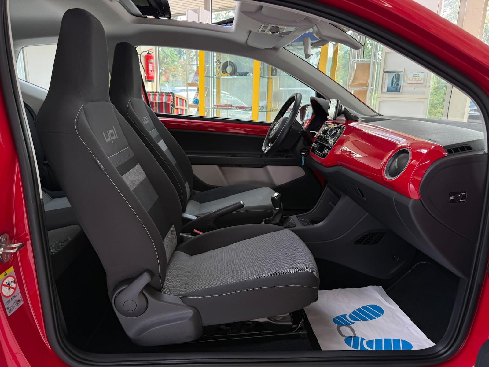 Volkswagen up! 1.0 cheer Panorama Navi Sitzheiz. PDC GRA