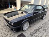 BMW E30 325i Cabrio M-Technik 1 - BMW 325 aus 1990