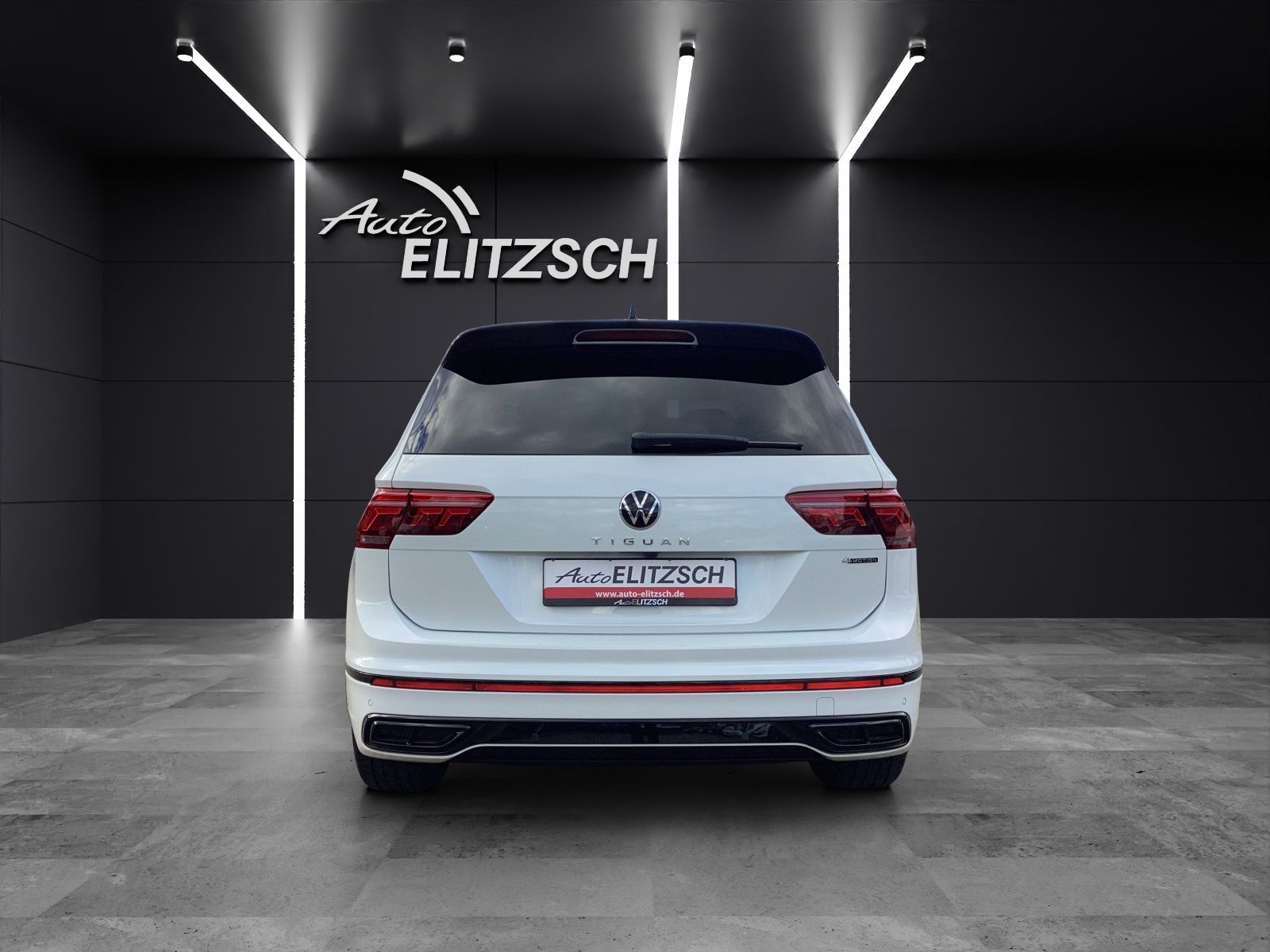 Fahrzeugabbildung Volkswagen Tiguan TSI R-Line DSG 4M Matrix AHK Navi AID ACC