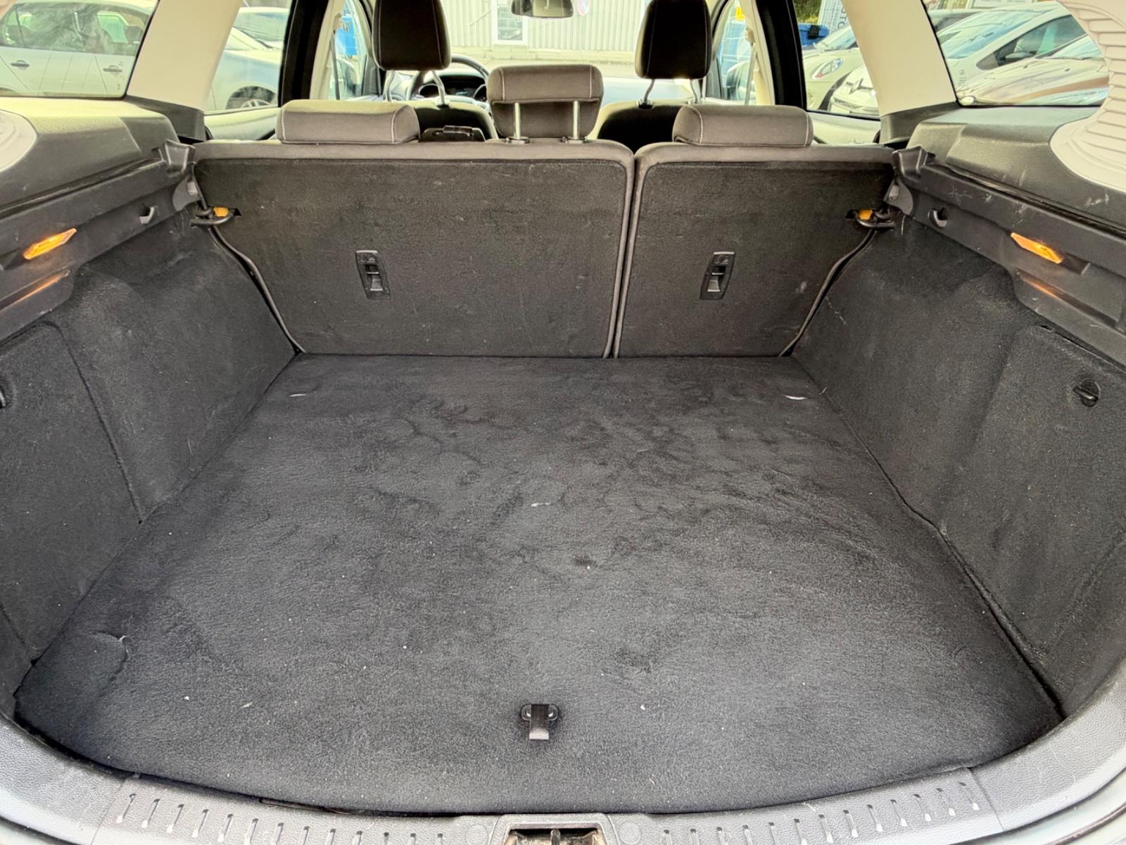 Ford Focus 2014 — photo 15