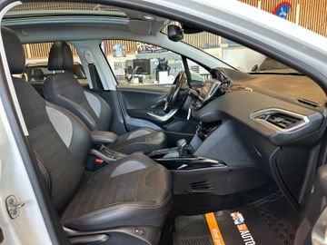 Peugeot 2008 Allure *Pano*Xenon*Navi*