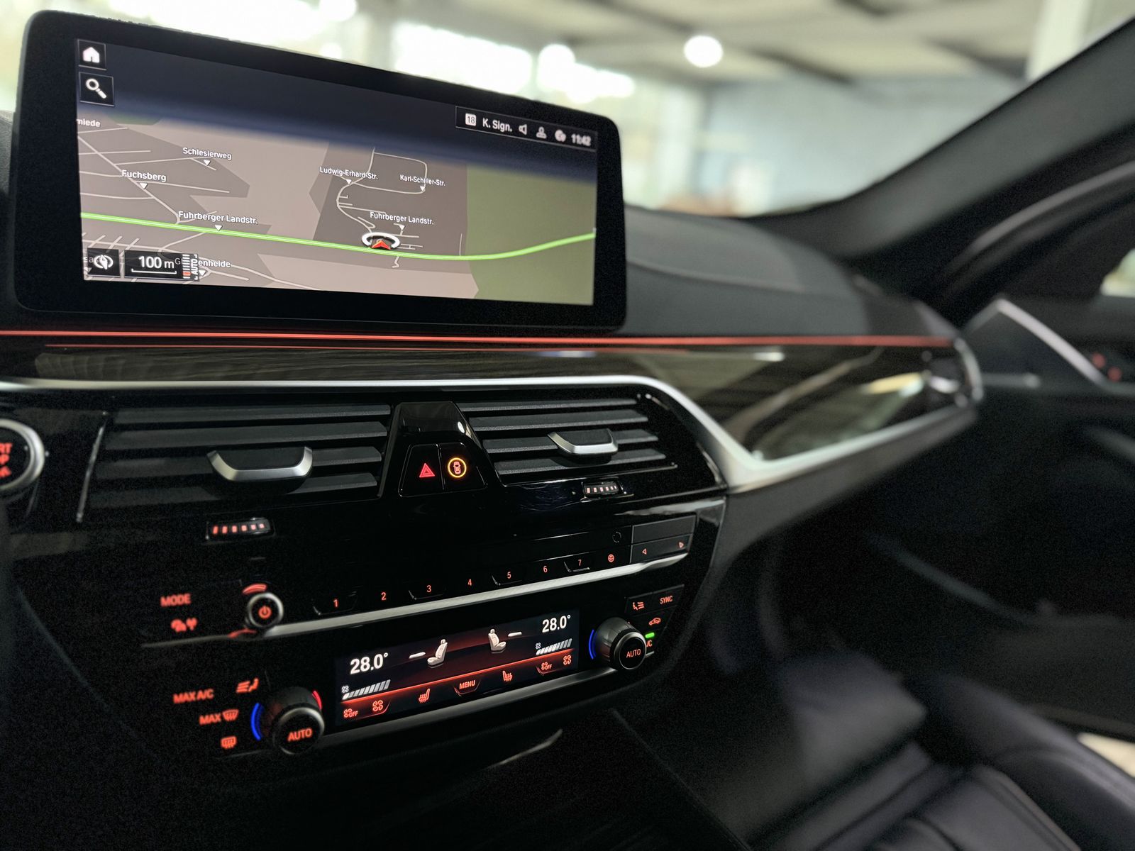 Fahrzeugabbildung BMW 520d LuxuryLine Kamera Laser HUD DAB Komfort