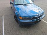 BMW auto 316i - BMW 316 mit Benzin-Antrieb: Kleinwagen