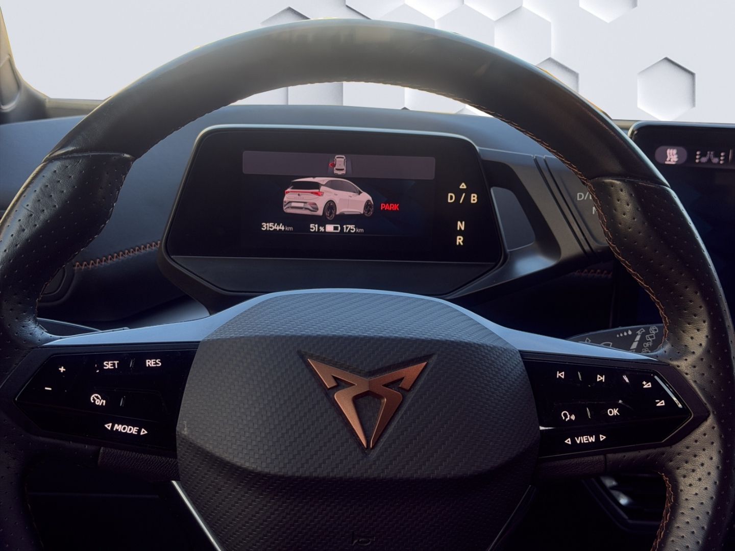 Born 150kW LED ACC 360°Kamera ParkLenkAssist Sit