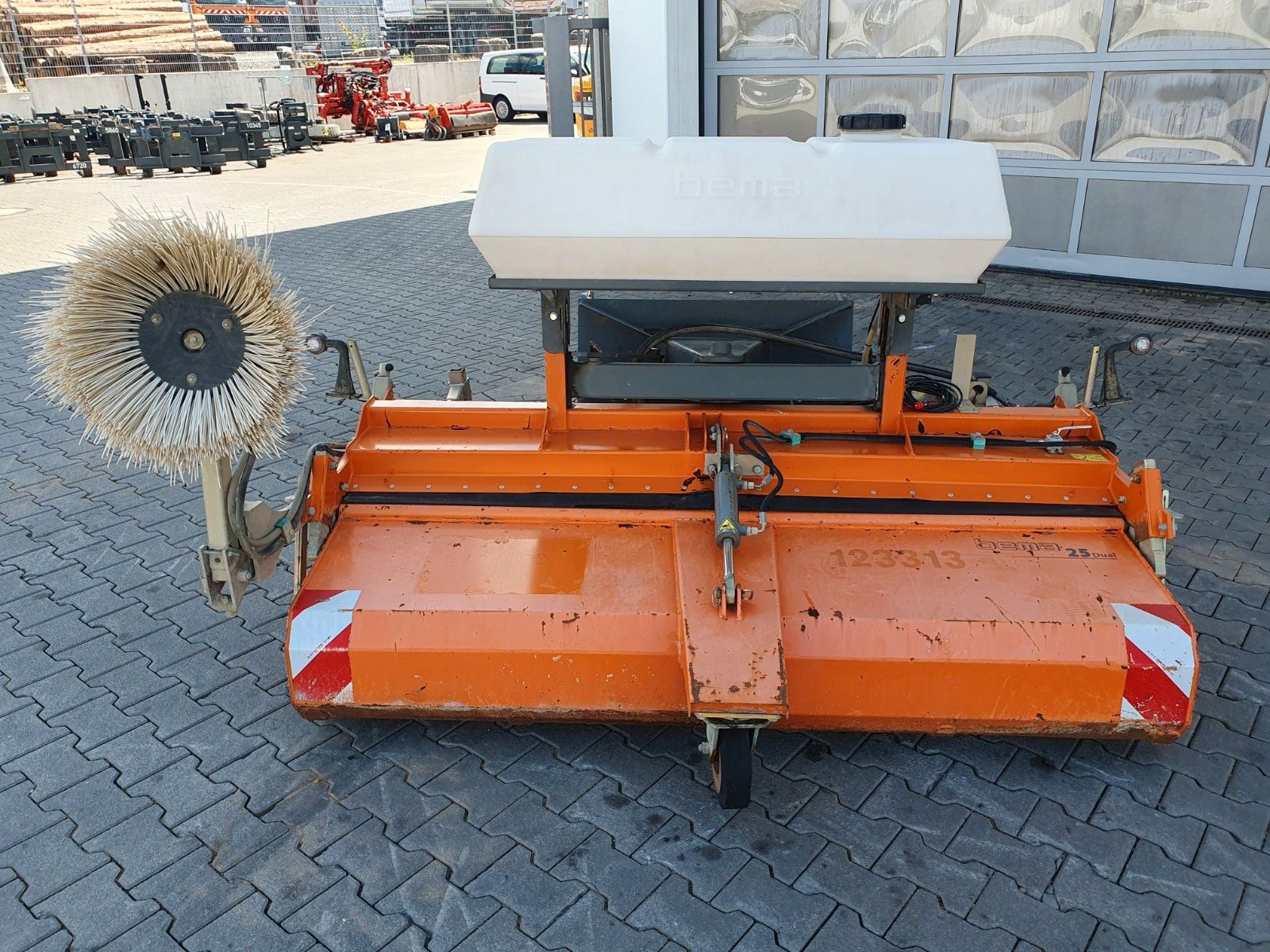 Fahrzeugabbildung Andere Bema 25 Dual Kehrmaschine / 2.050 mm / 2020