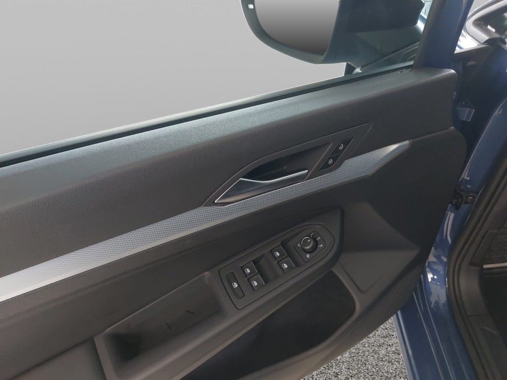 Fahrzeugabbildung Volkswagen Golf Variant 1.5 eTSI DSG Goal AHZV