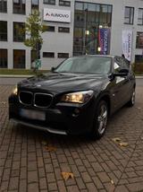 BMW X1 118i - BMW 1er Reihe mit Benzin-Antrieb: Geländewagen