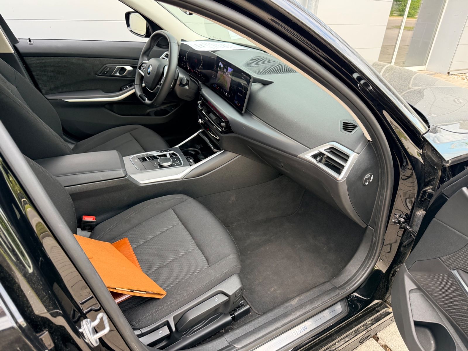 BMW 318i Touring Autom. Navi/LED/Live Cockpit Plus foto 22