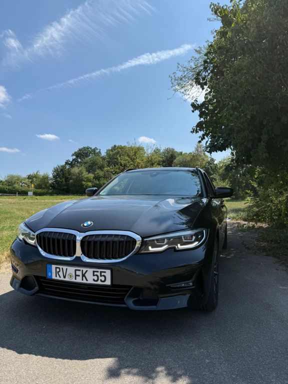 Image of BMW 320