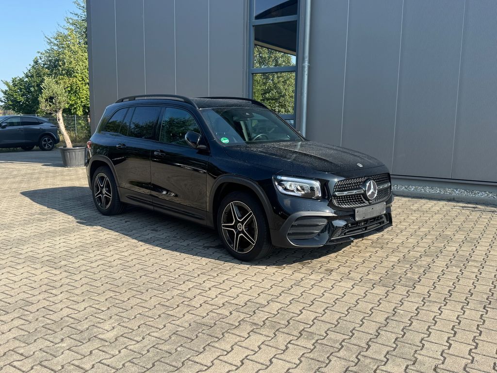 Image of Mercedes-Benz GLB 200
