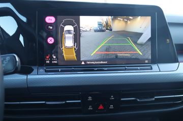 Volkswagen Golf VIII 2.0 TDI Active HUD+AID+MATRIX+PANO+AHK
