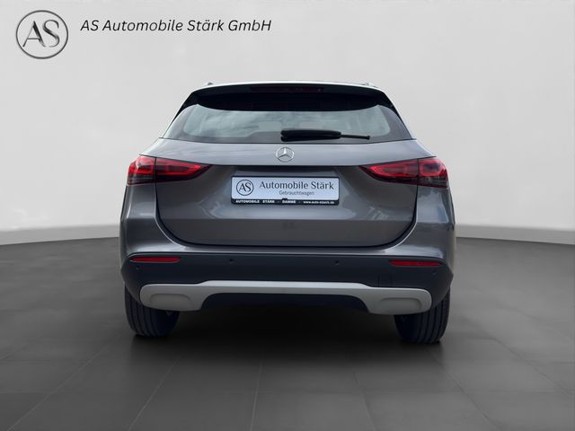 Fahrzeugabbildung Mercedes-Benz GLA 200 Automatik Style+LED+Spur+CarPlay+DAB