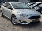 Ford Focus 1,0 EcoBoost TÜV NEU*2 Hand*Scheckheft*SHZ - Ford Focus mit Benzin-Antrieb: Limousine, 2.0