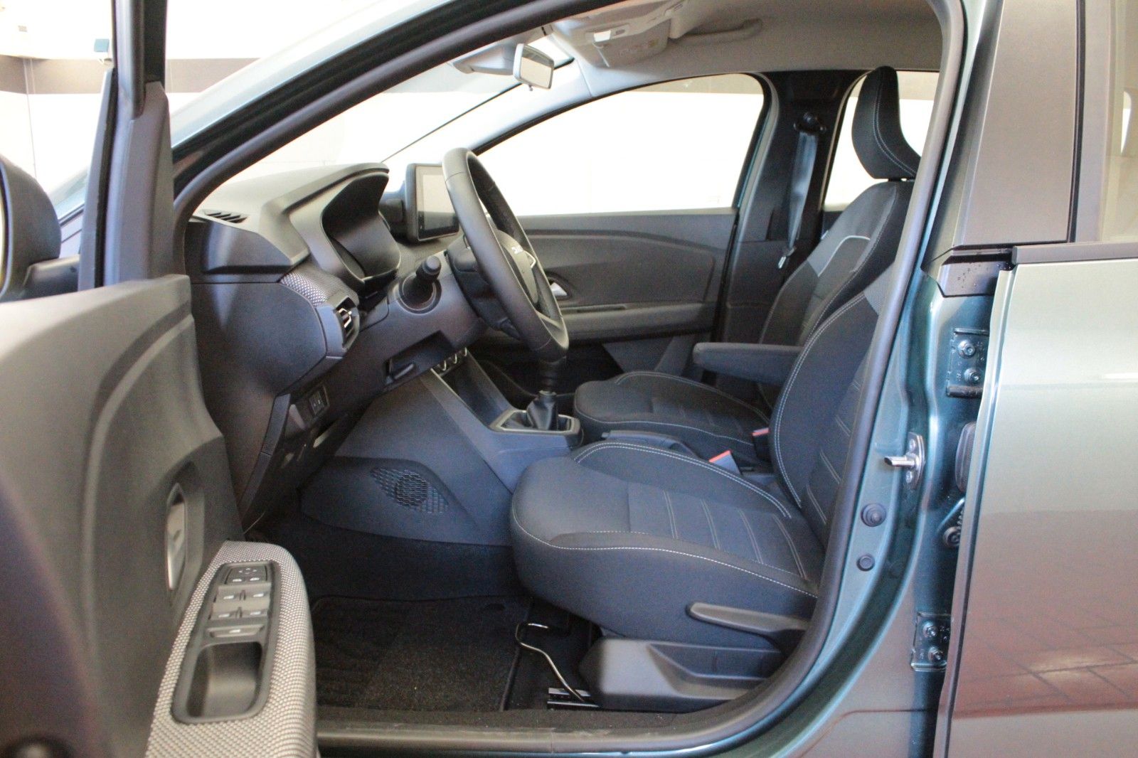 Fahrzeugabbildung Dacia Sandero TCe 100  ECO G Expression*Winterpaket*