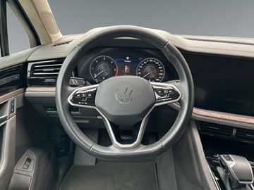 Volkswagen Touareg - 12