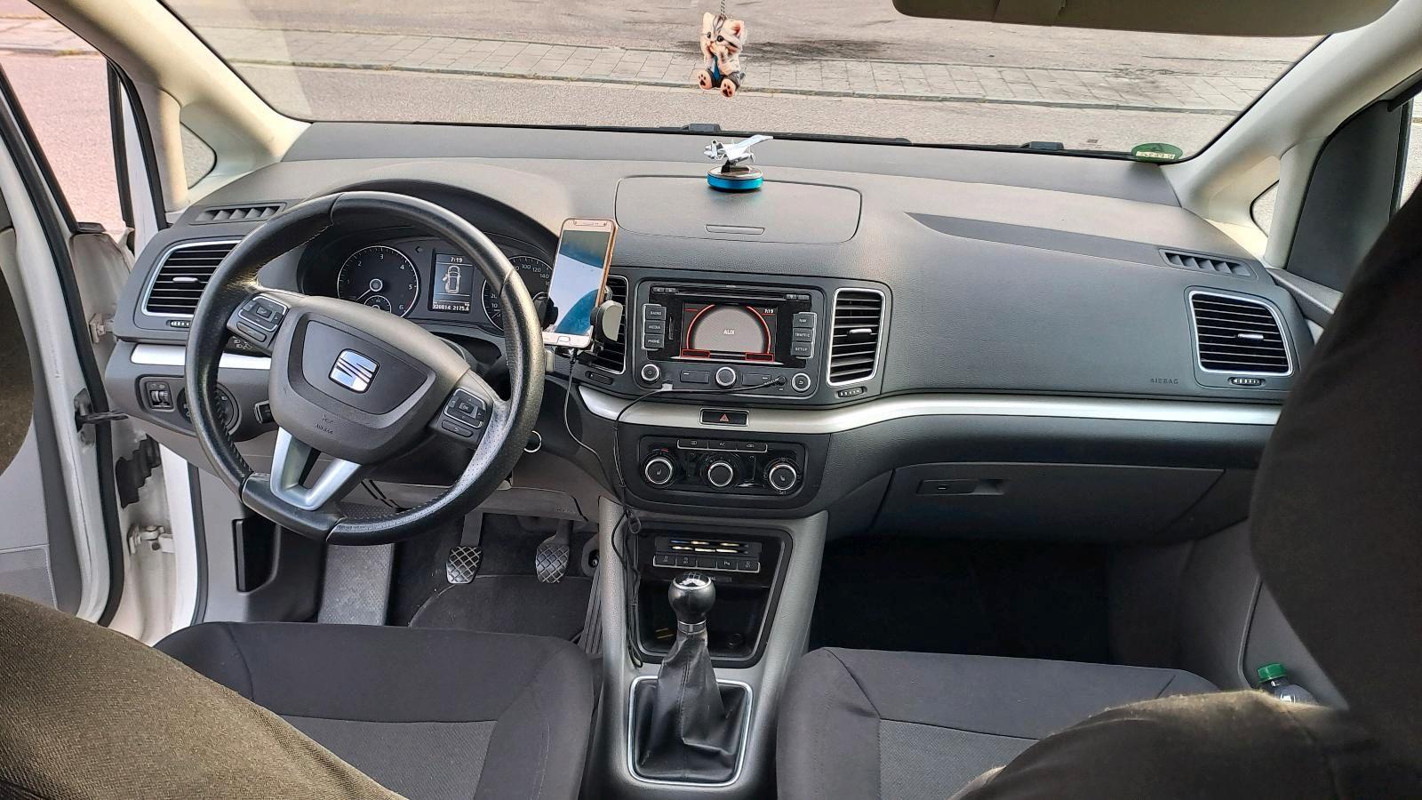 Seat Alhambra 2010 — photo 6