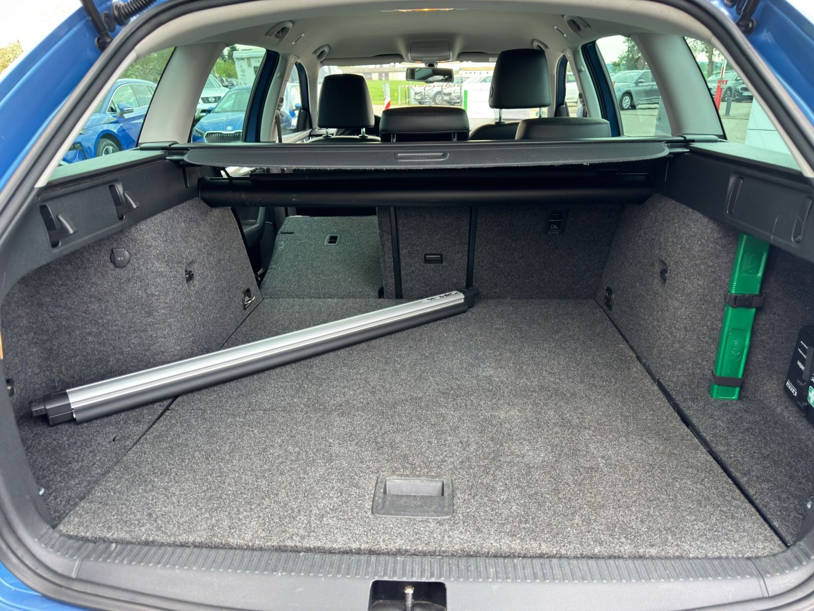 Fahrzeugabbildung SKODA Octavia Combi 2.0 TDI 150PS DSG*AHK*PDC*SmartLin