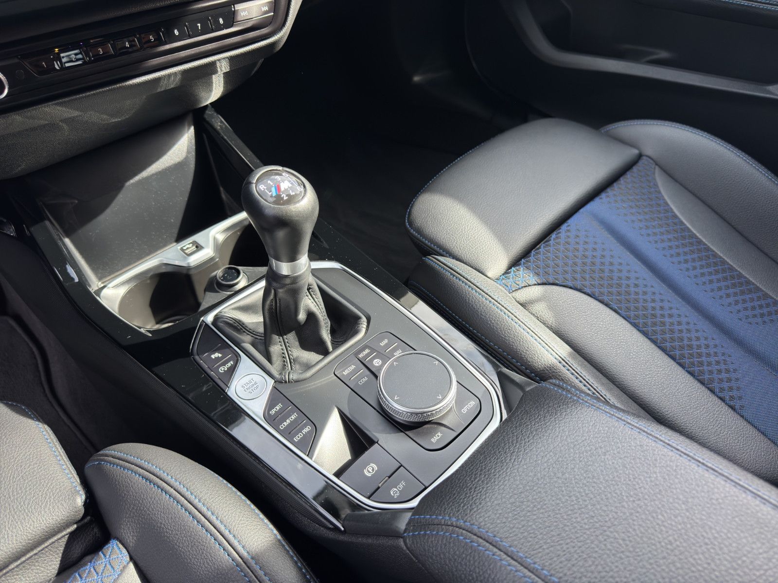 Fahrzeugabbildung BMW 118 i M Sport/Tempo/Navi/Ambiente/Apple CarPlay