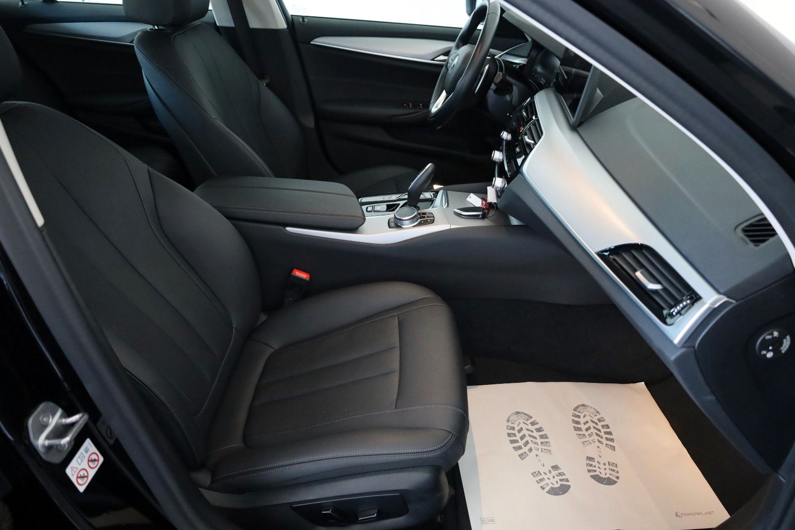 Fahrzeugabbildung BMW 530 e Touring,Leder,Navi,LED,SH,Kamera,HUD