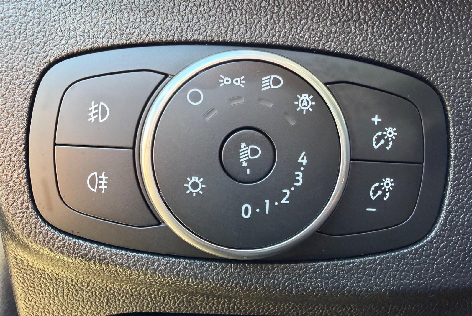 Ford Focus Turnier Cool & Connect Sport Lenkrad