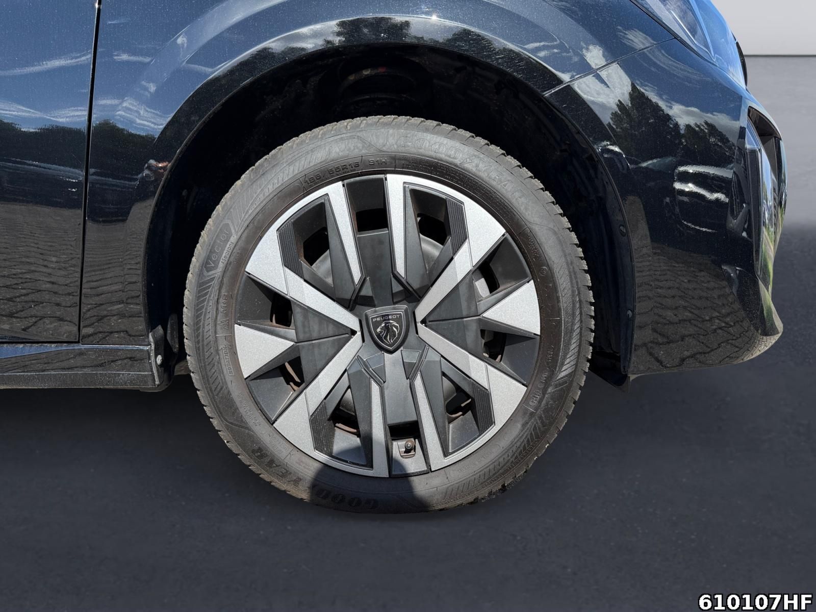 Fahrzeugabbildung Peugeot 208 1.2 Hybrid 100 Active (EURO 6e)