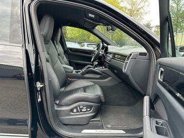 Porsche Cayenne - 3