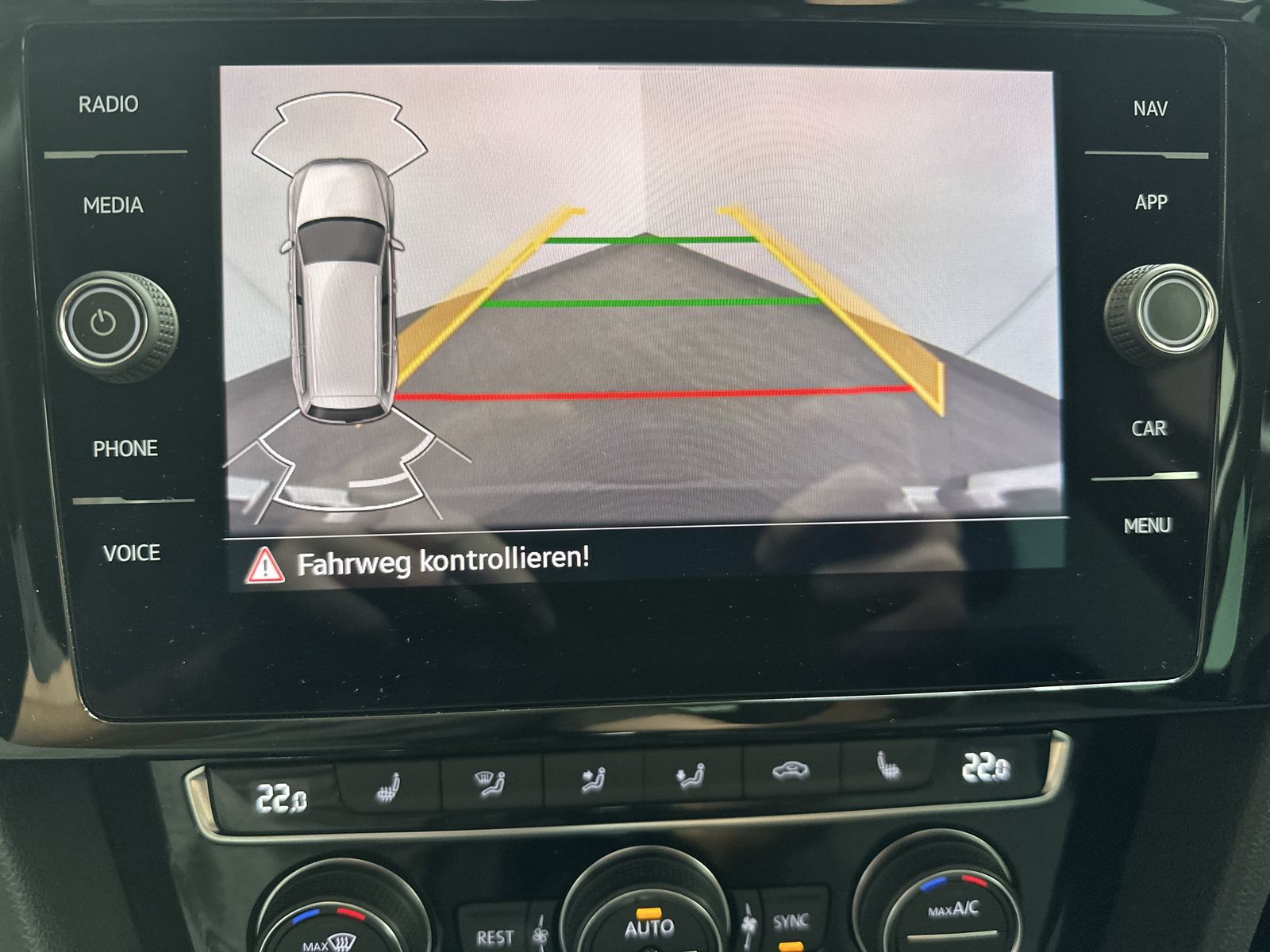 Fahrzeugabbildung Volkswagen Passat Variant 2.0 TSI DSG Business NAV+LED+ACC