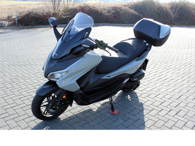 Honda Forza125 *Aktion*
