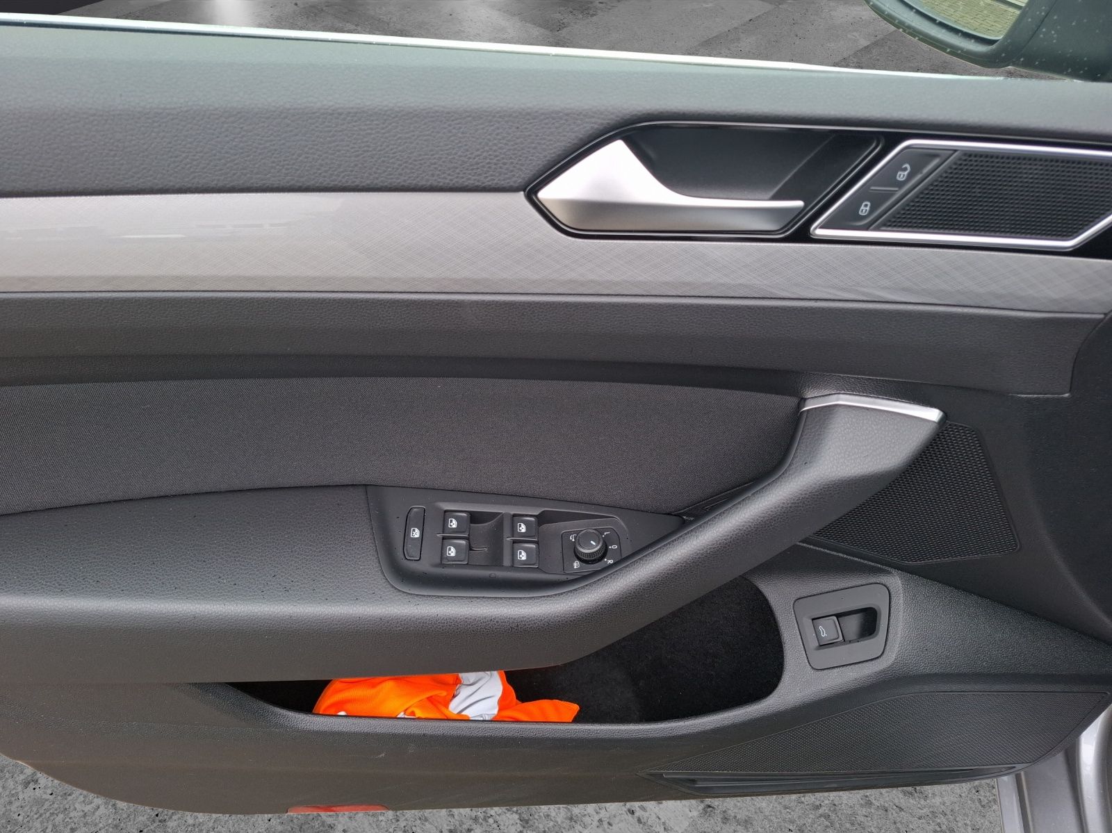 Fahrzeugabbildung Volkswagen Passat Variant TSI Business DSG Matrix Navi AID