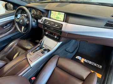 MYAUTOCENTER – Gebraucht- und Jahreswagen mit Werkstattservice in Pfaffenhofen BMW M550 *MEMORY*HeadUP*ACC*4-ZONEN*AHK*LEDER(BRAUN)