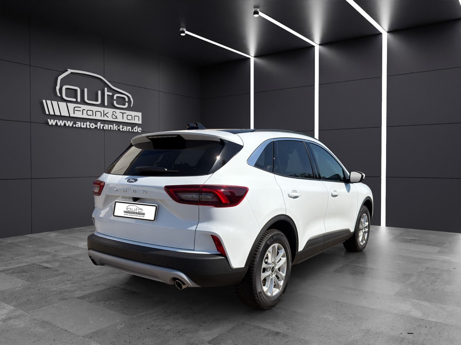 Fahrzeugabbildung Ford Kuga Titanium/Pano/Shz/LenkrdHZ/Rückfahrkamera