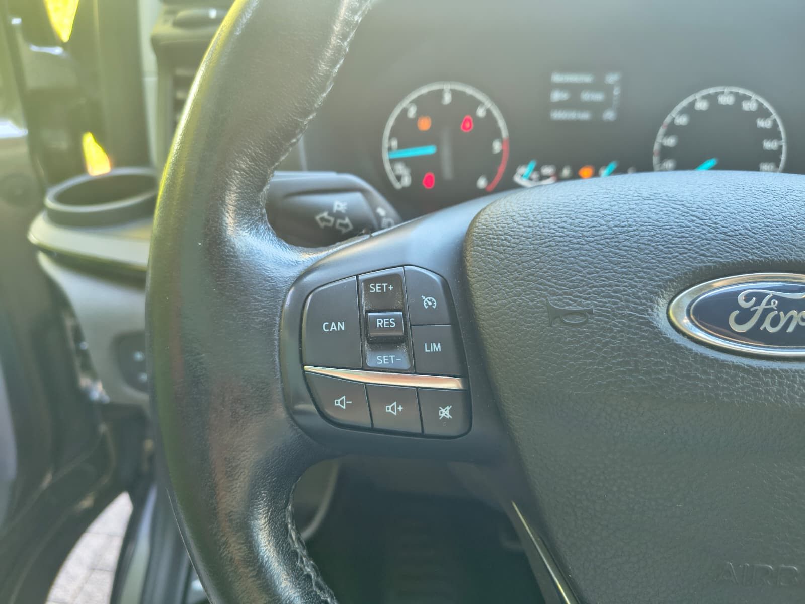 Fahrzeugabbildung Ford Tourneo Custom 320 Aut. L2 BI-XEN+SHZ+CARPLAY+8S