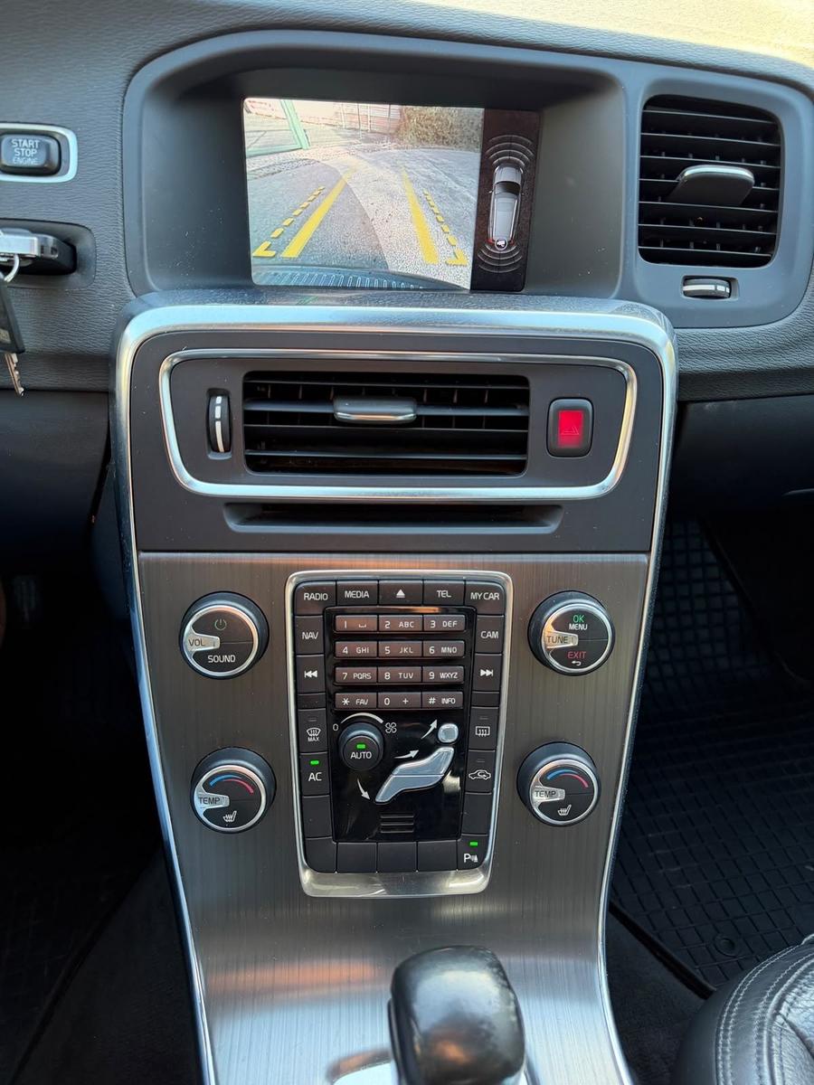 Volvo V60 2011 — photo 8