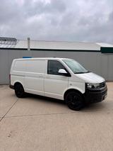 Volkswagen VW T5 Transporter /Camper 2.0 TDI /AHK/Kli... - VW T5 Gebrauchtwagen in Chemnitz