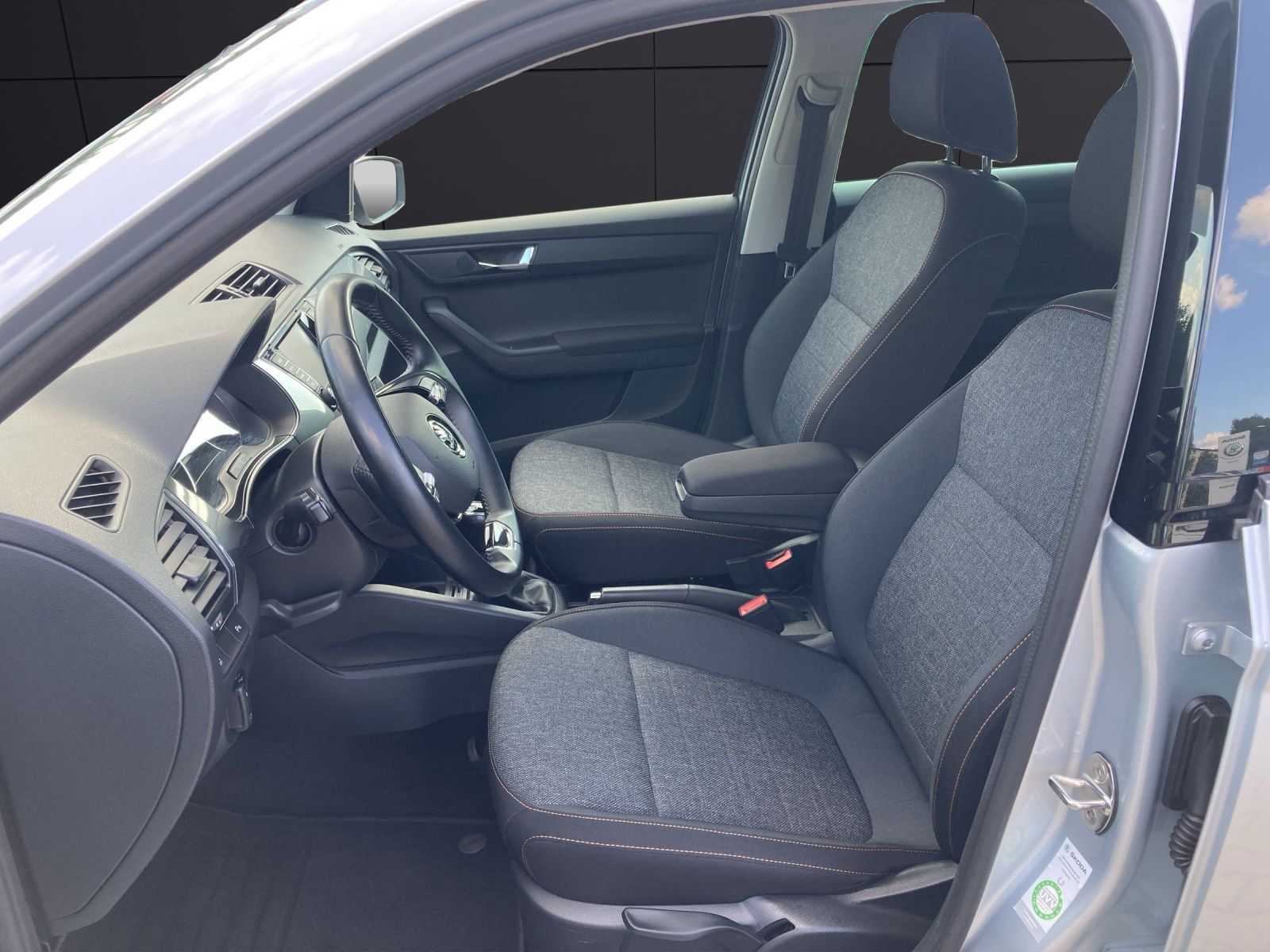 Fahrzeugabbildung SKODA Fabia Combi TSI Clever Best-off LED Navi GRA PDC