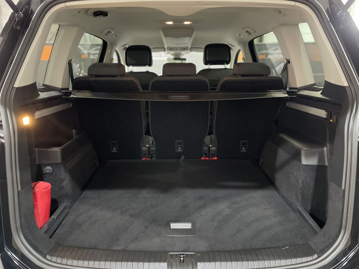 Fahrzeugabbildung Volkswagen Touran Comfortline#LED#ACC#Virtual#Spur#Alcantar