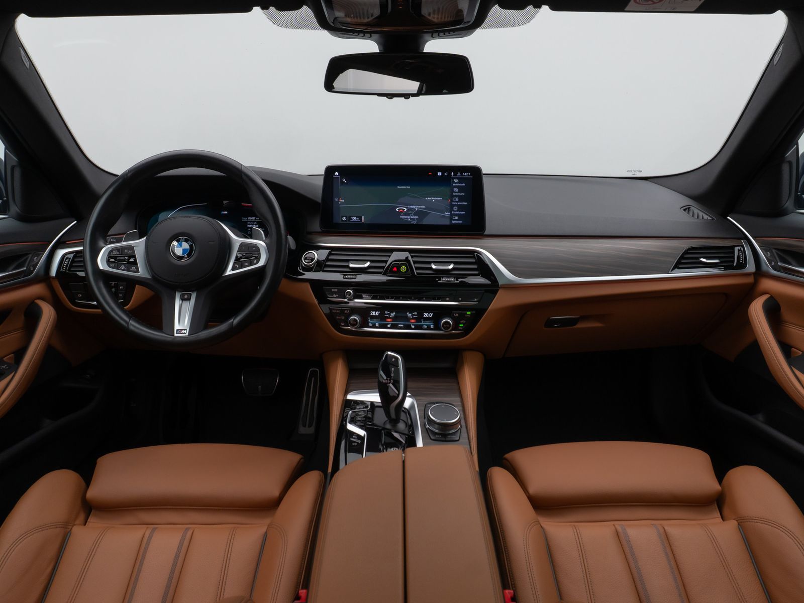 Fahrzeugabbildung BMW 530d M Sport Panorama 360°Laser HUD HiFi SoftCL
