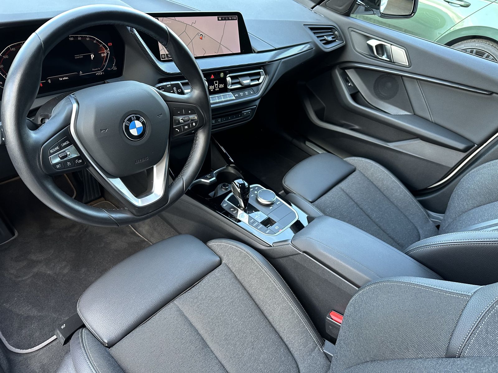 Fahrzeugabbildung BMW 118i 5-Türer Aut. Sport-Line NAV+LED+HIFI+17ZOLL