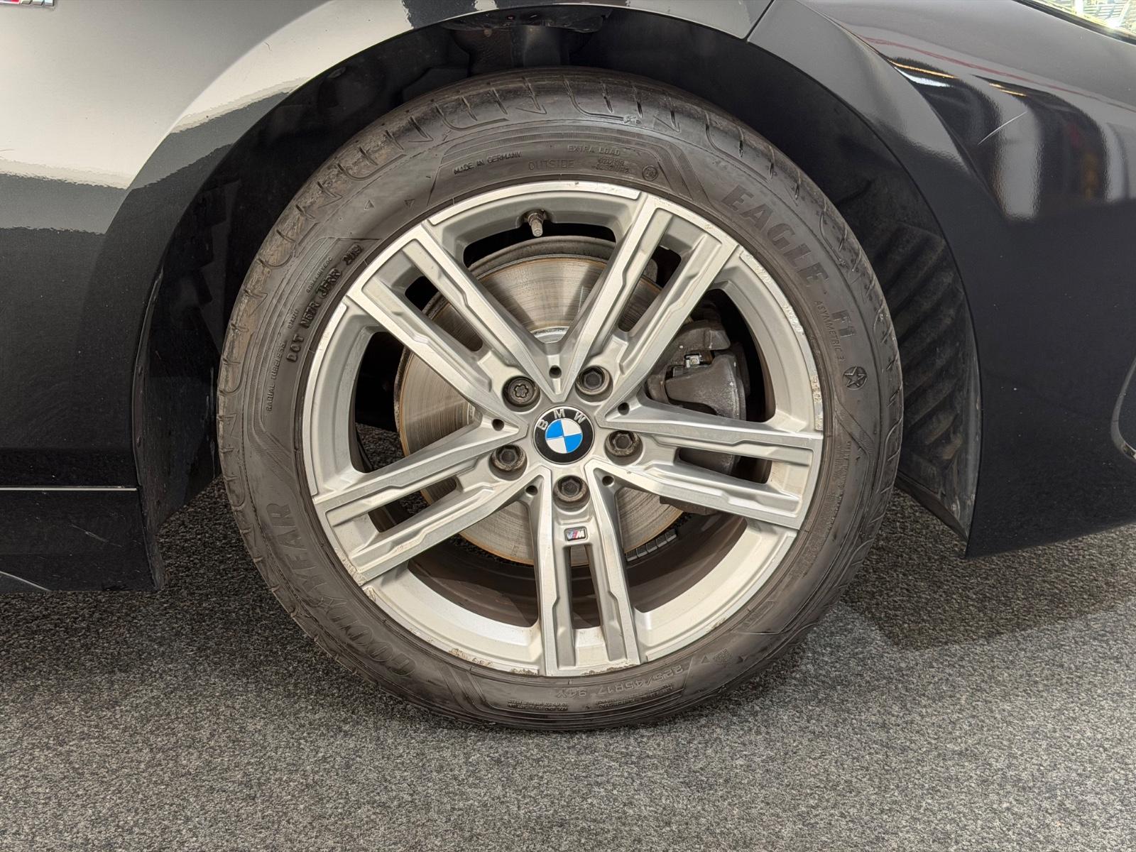 BMW 118i Lim.*M SPORT*SHADOW-LED-SHZ-PDC-TEMPO-WLAN