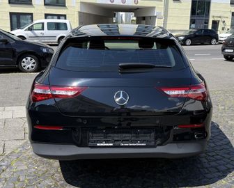 Mercedes CLA 180 Shooting Brake - 4