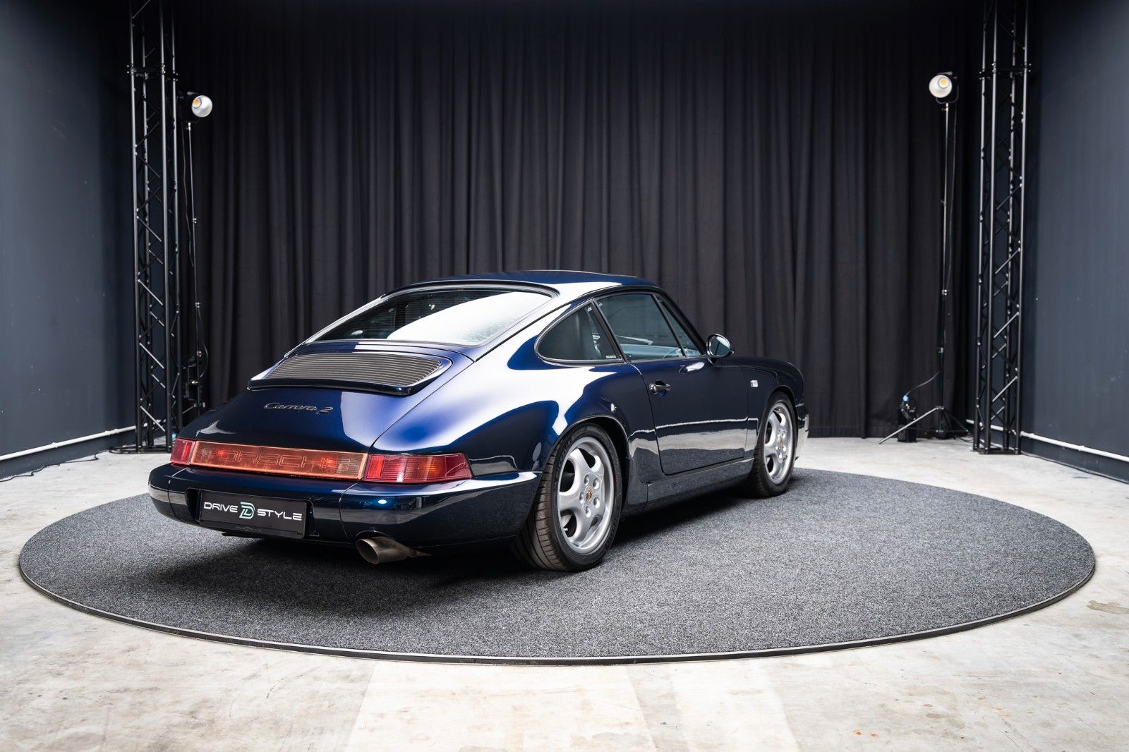 Fahrzeugabbildung Porsche 964 Carrera 2 Coupé + Schalter + H-Kennz.